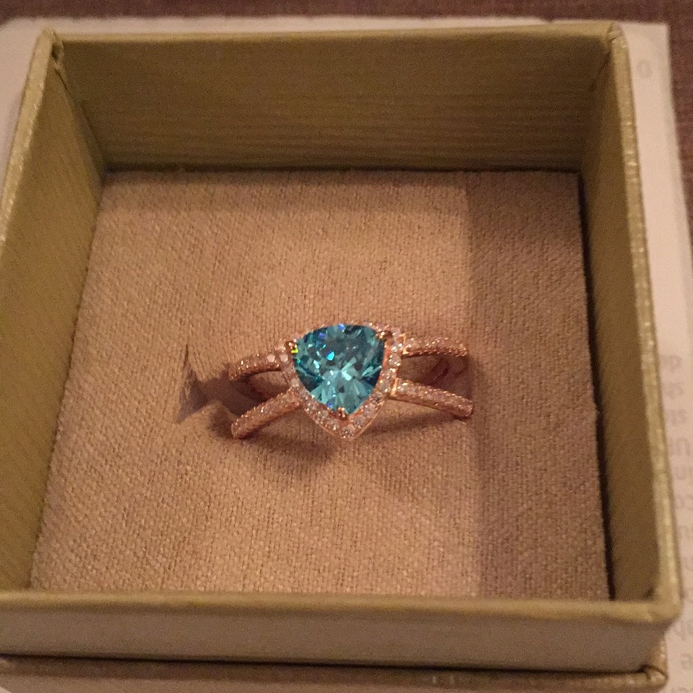 Neon Apatite & White Diamomd Simulants